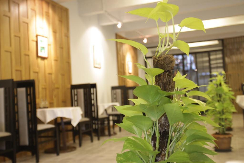 Baan Dinso Hostel@Ratchadamnoen Bangkok Kültér fotó