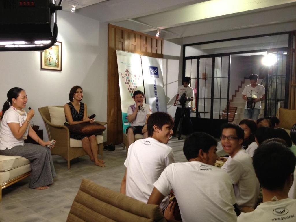 Baan Dinso Hostel@Ratchadamnoen Bangkok Kültér fotó