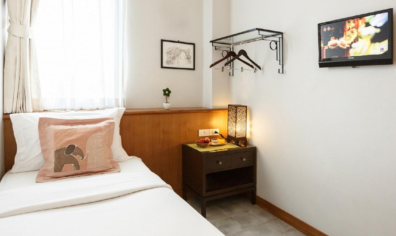 Baan Dinso Hostel@Ratchadamnoen Bangkok Kültér fotó